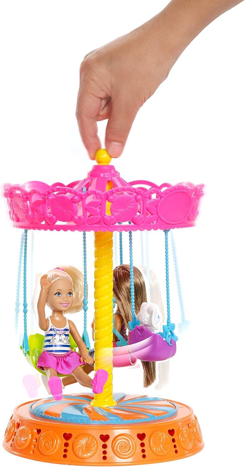 Barbie FJH89 Club Chelsea Carousel Swing Mattel (2 Dolls Included), Brown/a