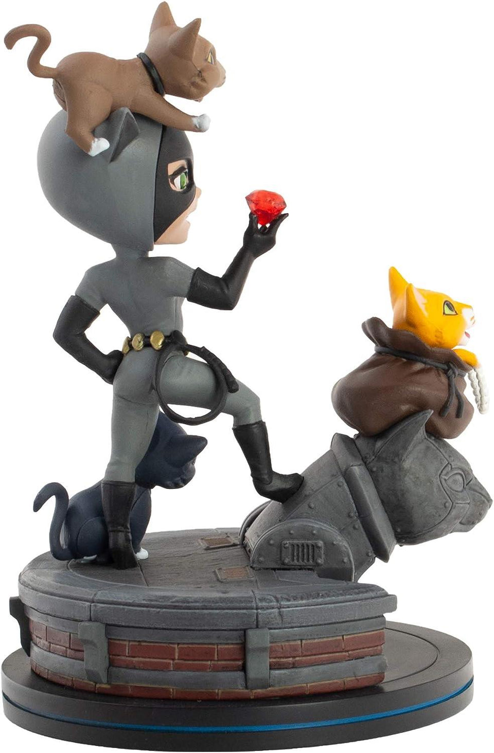 Selina Kyle Catwoman Suit Q-Fig Elite Batman Animated Series Figure Quantum Mechanix